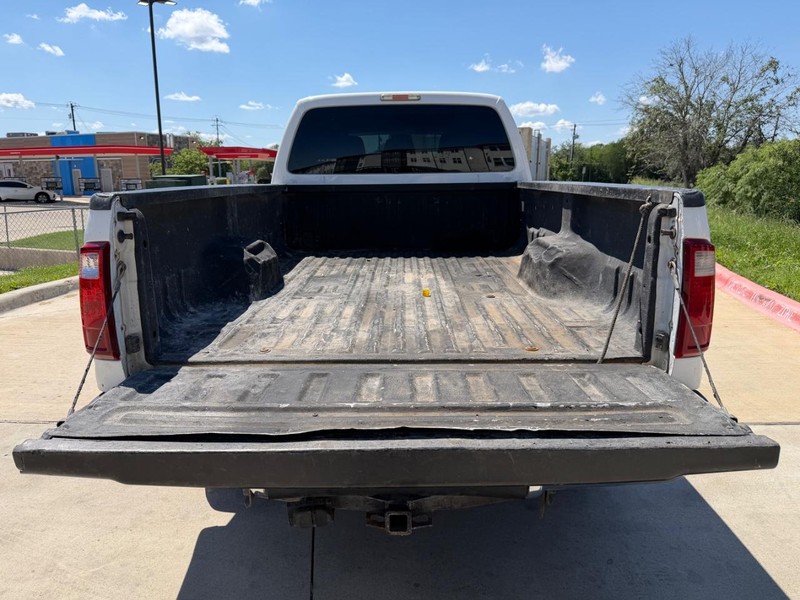 Ford Super Duty F-250 SRW Vehicle Full-screen Gallery Image 20