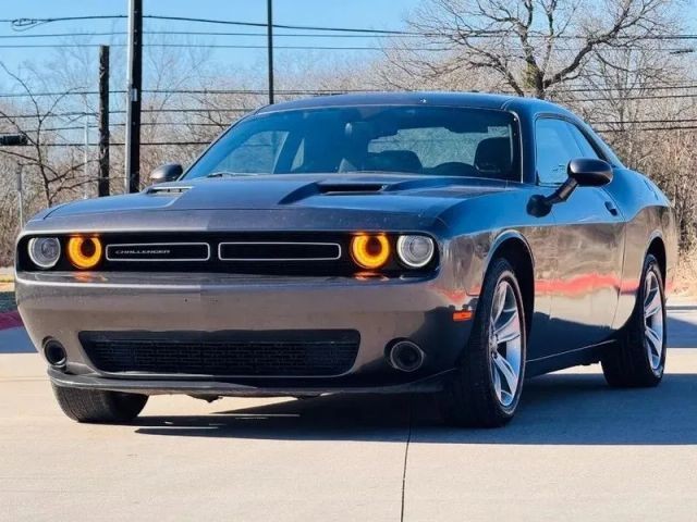 Dodge Challenger Vehicle Full-screen Gallery Image 02