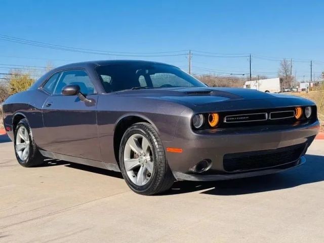 Dodge Challenger Vehicle Full-screen Gallery Image 08