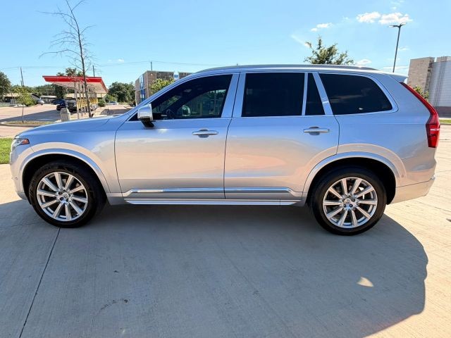 Volvo XC90 Vehicle Full-screen Gallery Image 03