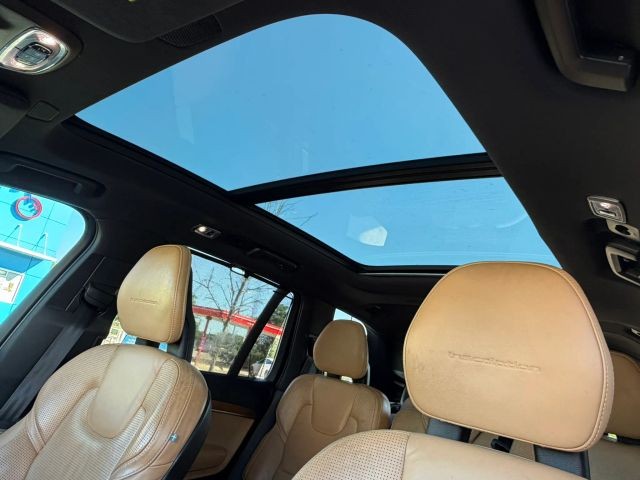 Volvo XC90 Vehicle Full-screen Gallery Image 12