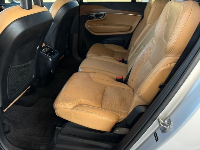 Volvo XC90 Vehicle Full-screen Gallery Image 15
