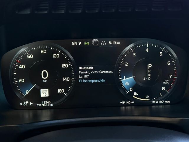 Volvo XC90 Vehicle Full-screen Gallery Image 19