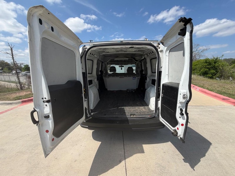 Ram ProMaster City Cargo Van Vehicle Full-screen Gallery Image 18