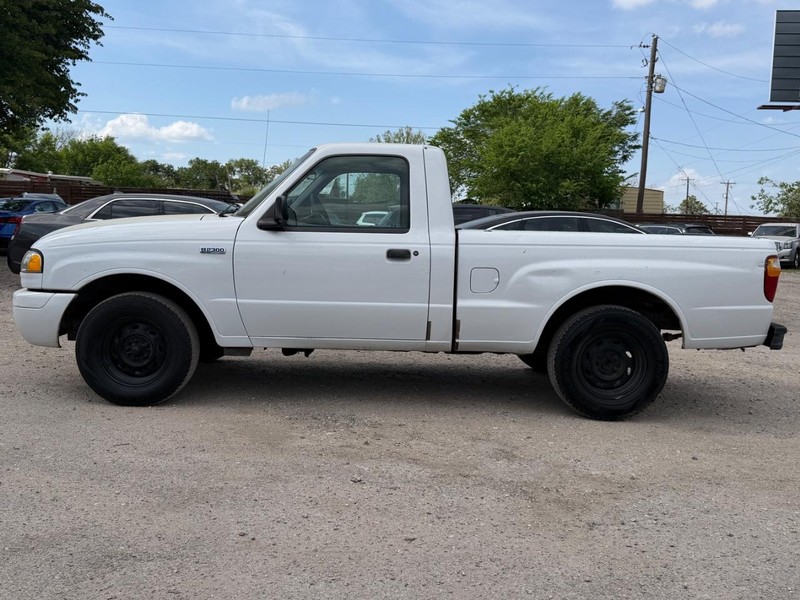 Mazda B-Series 2WD Truck Vehicle Full-screen Gallery Image 03