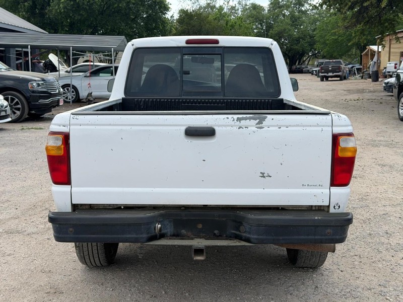Mazda B-Series 2WD Truck Vehicle Full-screen Gallery Image 05