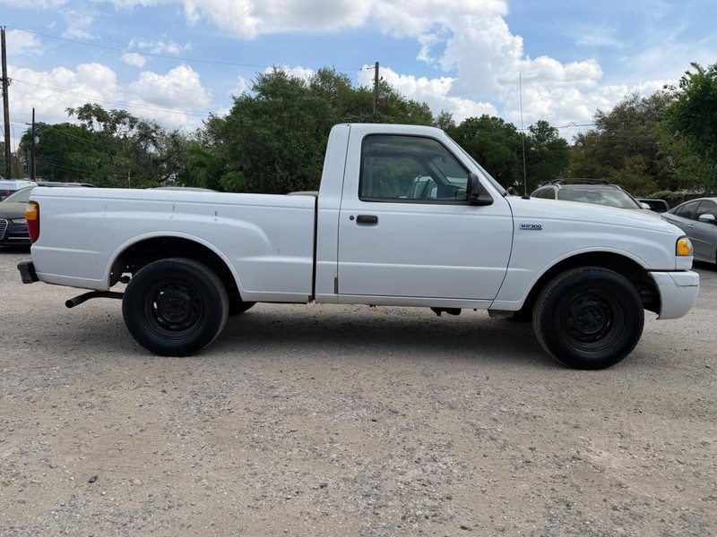 Mazda B-Series 2WD Truck Vehicle Full-screen Gallery Image 07