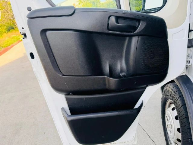 Ram ProMaster Cargo Van Vehicle Full-screen Gallery Image 09