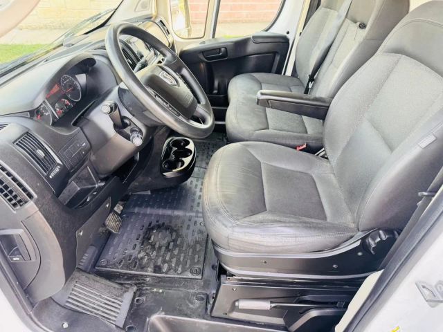 Ram ProMaster Cargo Van Vehicle Full-screen Gallery Image 11
