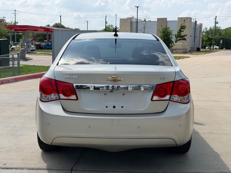 Chevrolet Cruze Vehicle Full-screen Gallery Image 05