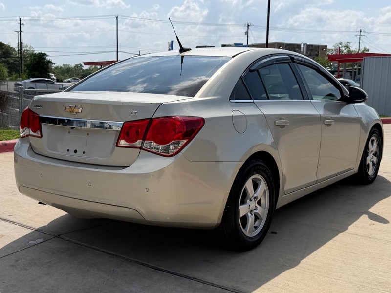 Chevrolet Cruze Vehicle Full-screen Gallery Image 06