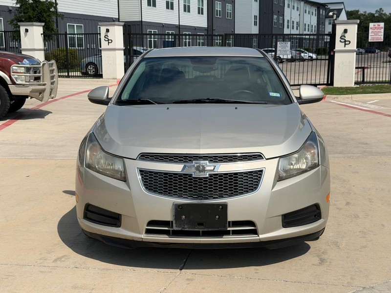 Chevrolet Cruze Vehicle Full-screen Gallery Image 09