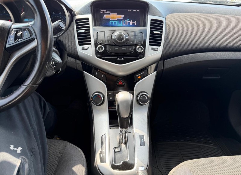 Chevrolet Cruze Vehicle Full-screen Gallery Image 14
