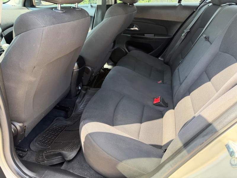 Chevrolet Cruze Vehicle Full-screen Gallery Image 17