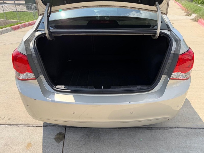 Chevrolet Cruze Vehicle Full-screen Gallery Image 20