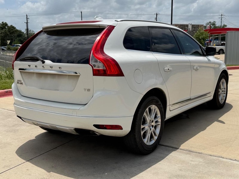 Volvo XC60 Vehicle Full-screen Gallery Image 06