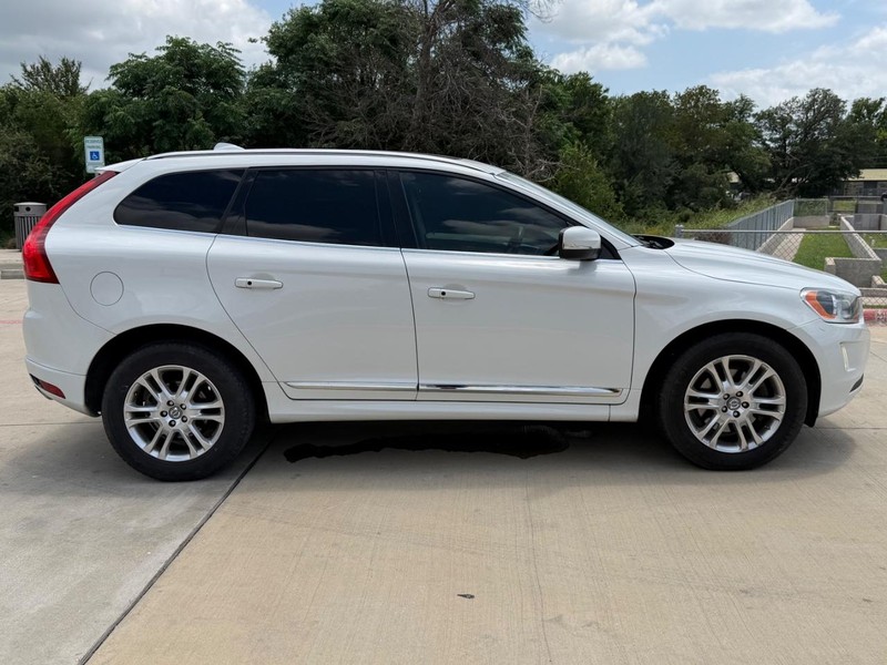 Volvo XC60 Vehicle Full-screen Gallery Image 07