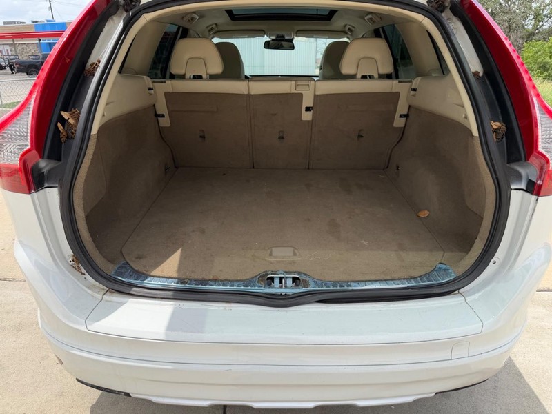Volvo XC60 Vehicle Full-screen Gallery Image 20