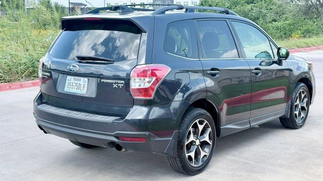 Subaru Forester Vehicle Full-screen Gallery Image 03