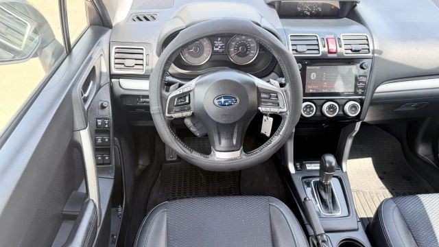 Subaru Forester Vehicle Full-screen Gallery Image 06