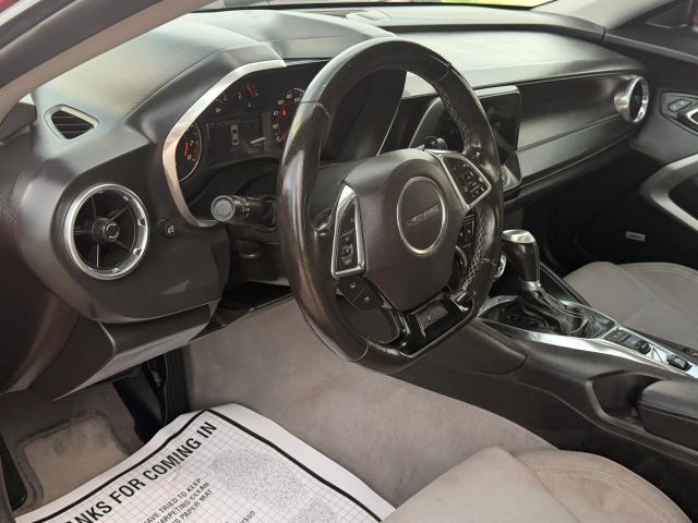 Chevrolet Camaro Vehicle Full-screen Gallery Image 11