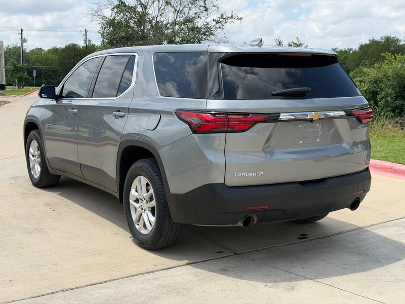 Chevrolet Traverse Vehicle Full-screen Gallery Image 04