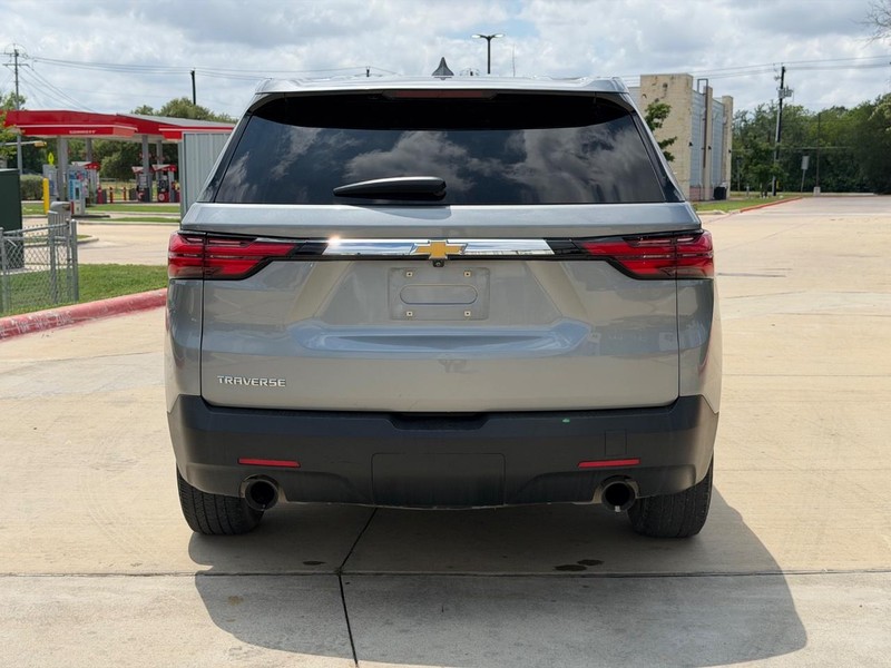 Chevrolet Traverse Vehicle Full-screen Gallery Image 05