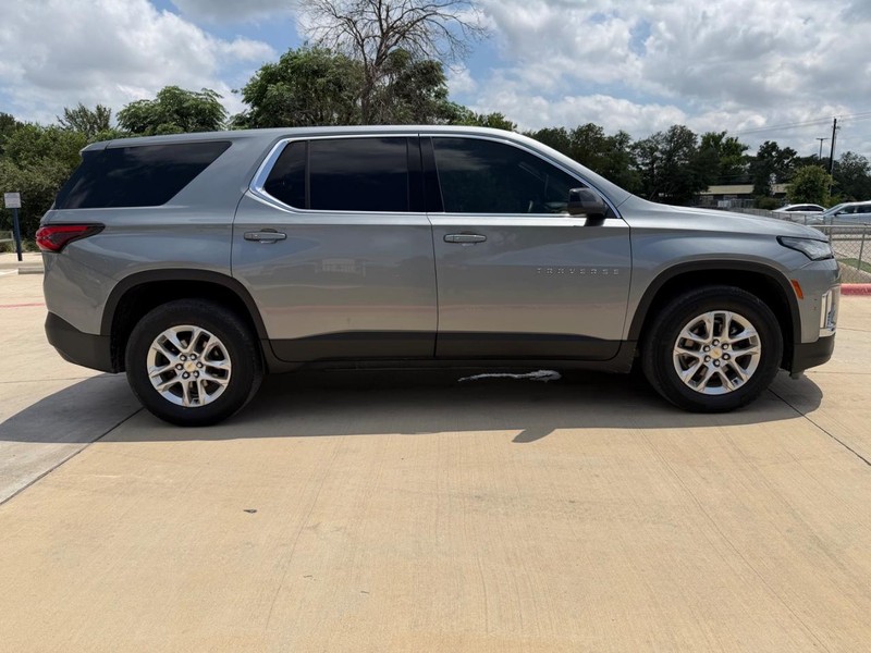 Chevrolet Traverse Vehicle Full-screen Gallery Image 07