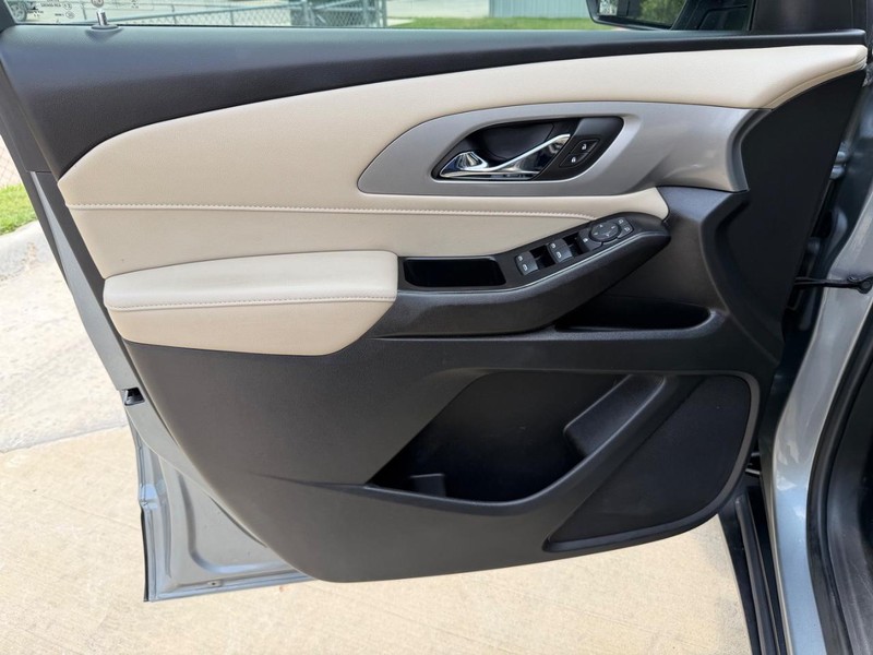 Chevrolet Traverse Vehicle Full-screen Gallery Image 10