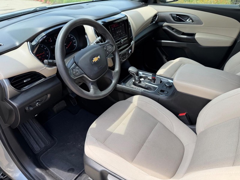 Chevrolet Traverse Vehicle Full-screen Gallery Image 11