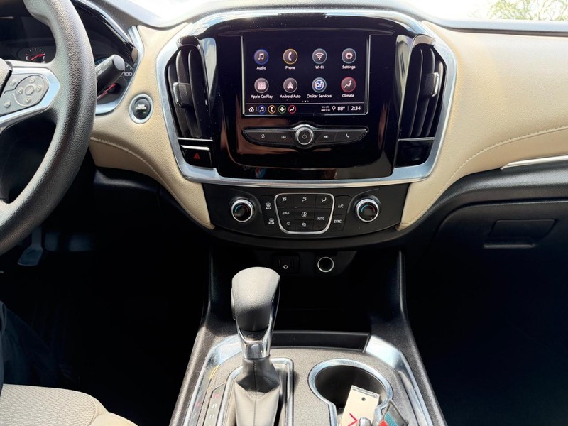 Chevrolet Traverse Vehicle Full-screen Gallery Image 14