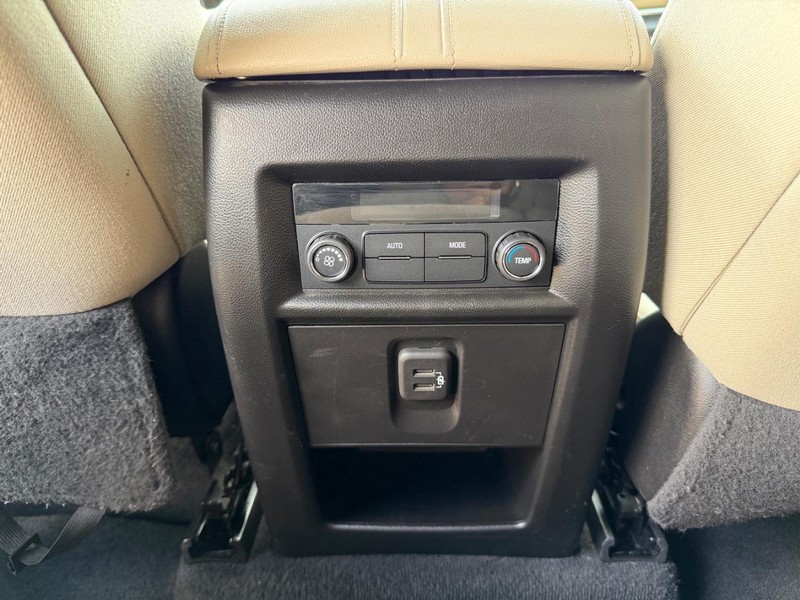 Chevrolet Traverse Vehicle Full-screen Gallery Image 20