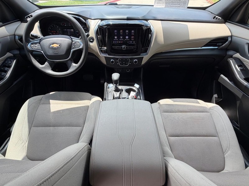 Chevrolet Traverse Vehicle Full-screen Gallery Image 21