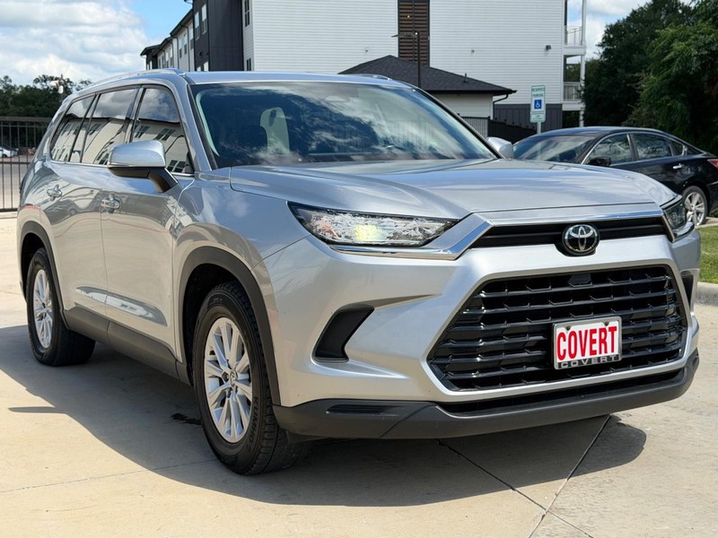 Toyota Grand Highlander Vehicle Full-screen Gallery Image 08