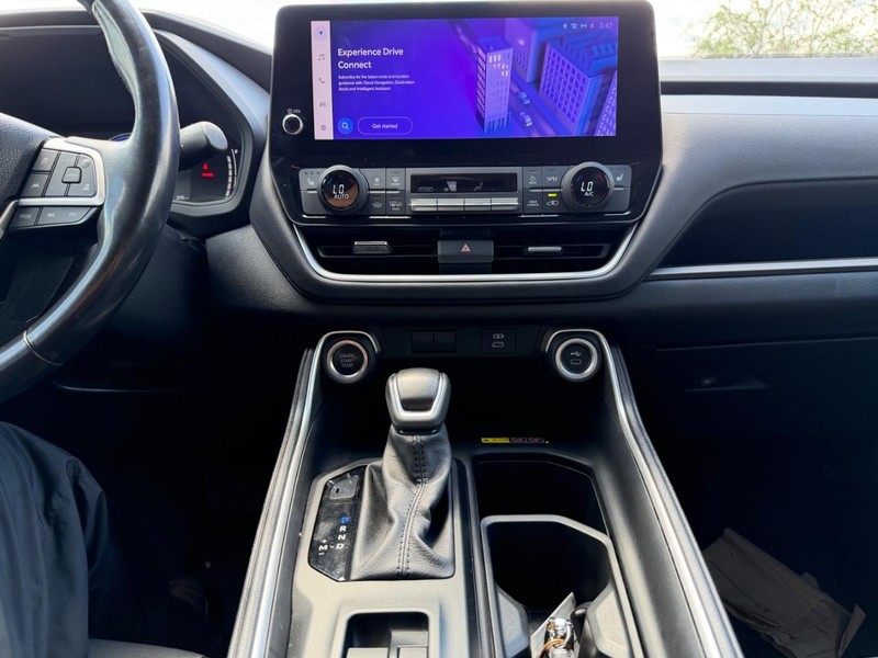 Toyota Grand Highlander Vehicle Full-screen Gallery Image 14