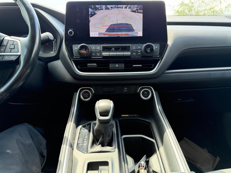 Toyota Grand Highlander Vehicle Full-screen Gallery Image 15
