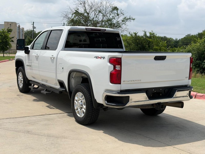 Chevrolet Silverado 2500HD Vehicle Full-screen Gallery Image 04