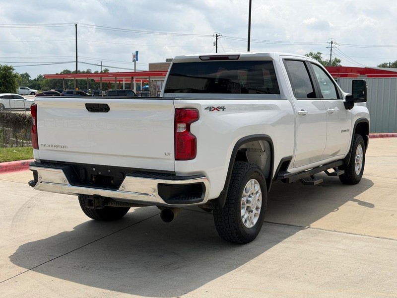 Chevrolet Silverado 2500HD Vehicle Full-screen Gallery Image 06