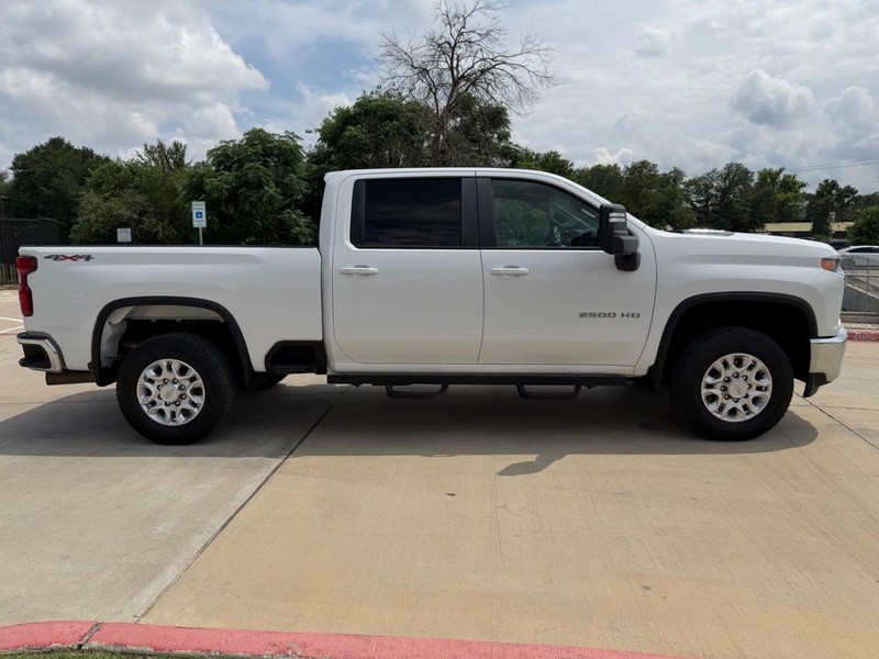 Chevrolet Silverado 2500HD Vehicle Full-screen Gallery Image 07