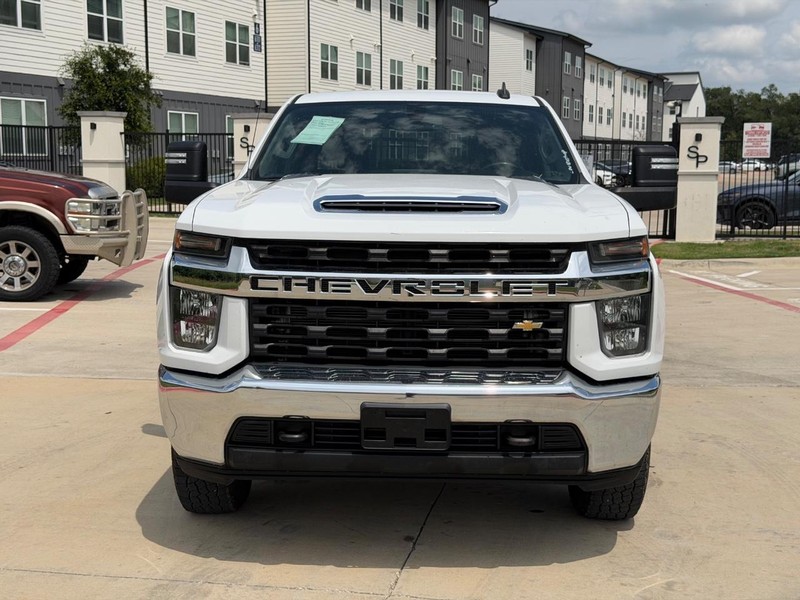 Chevrolet Silverado 2500HD Vehicle Full-screen Gallery Image 09