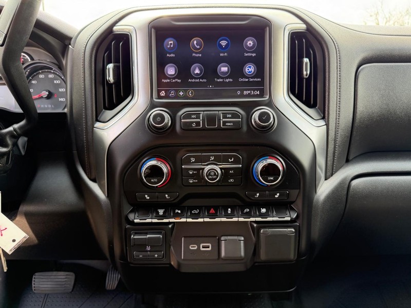 Chevrolet Silverado 2500HD Vehicle Full-screen Gallery Image 14