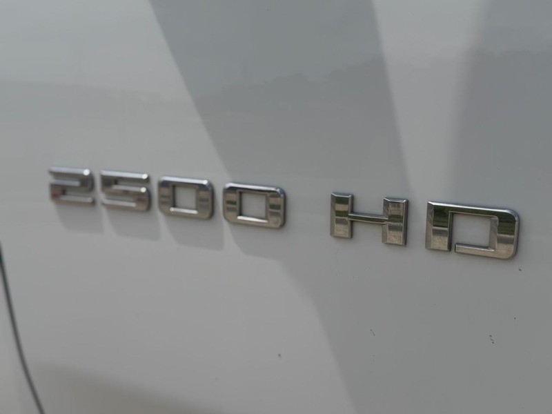 Chevrolet Silverado 2500HD Vehicle Full-screen Gallery Image 22