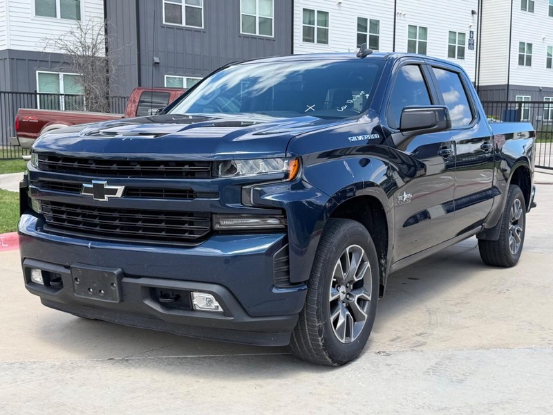 Chevrolet Silverado Vehicle Full-screen Gallery Image 02