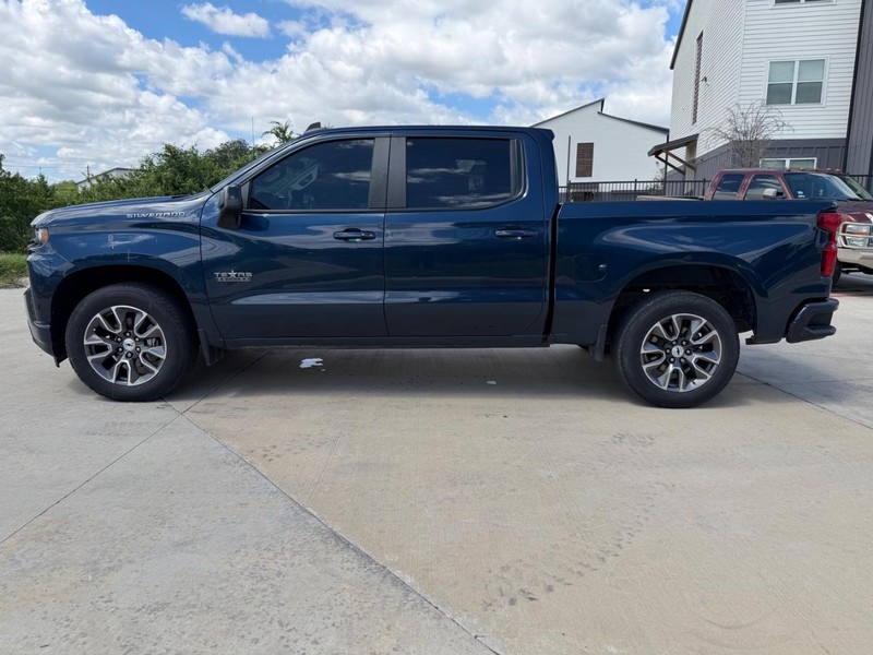 Chevrolet Silverado Vehicle Full-screen Gallery Image 03