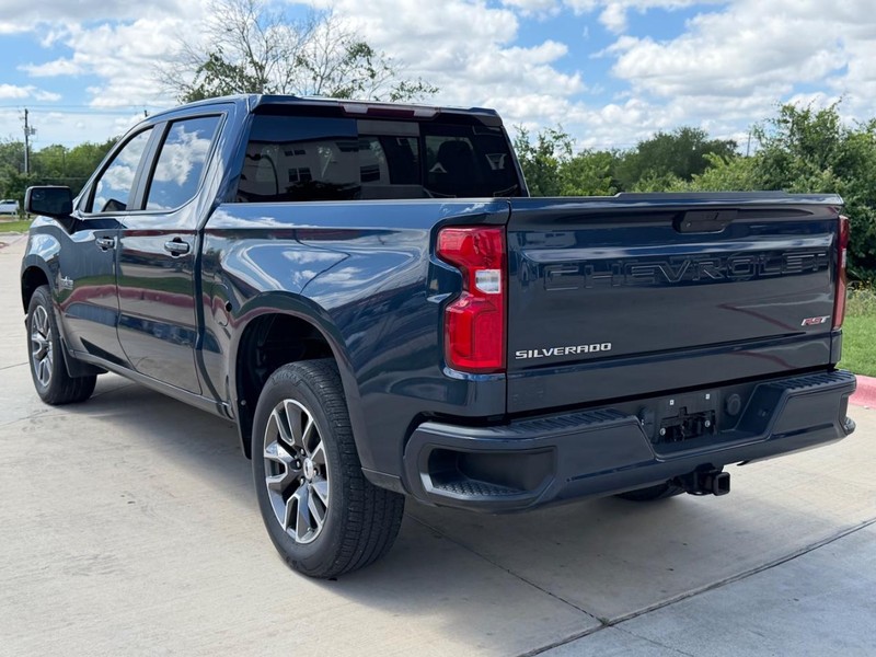 Chevrolet Silverado Vehicle Full-screen Gallery Image 04