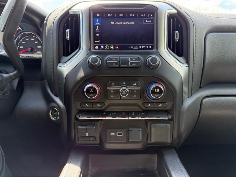 Chevrolet Silverado Vehicle Full-screen Gallery Image 14