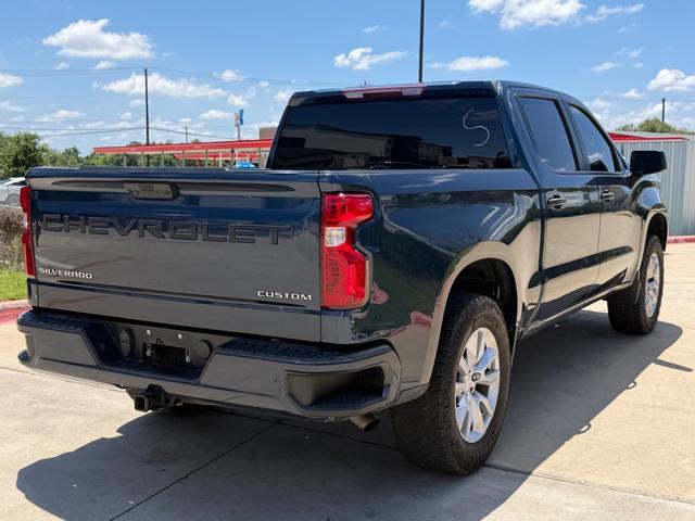 Chevrolet Silverado Vehicle Full-screen Gallery Image 06