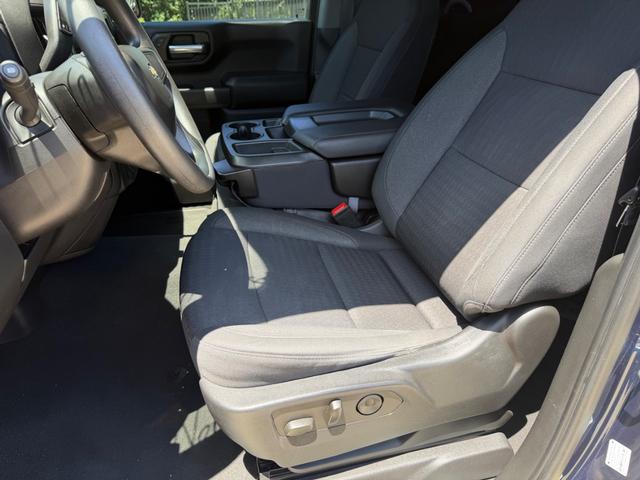 Chevrolet Silverado Vehicle Full-screen Gallery Image 12