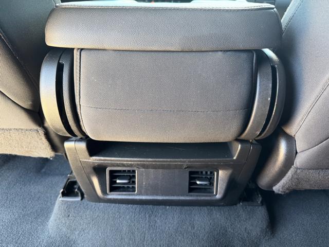 Chevrolet Silverado Vehicle Full-screen Gallery Image 18