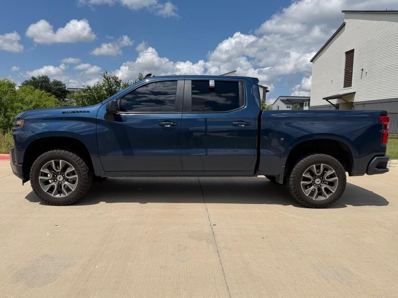 Chevrolet Silverado 1500 Vehicle Full-screen Gallery Image 03